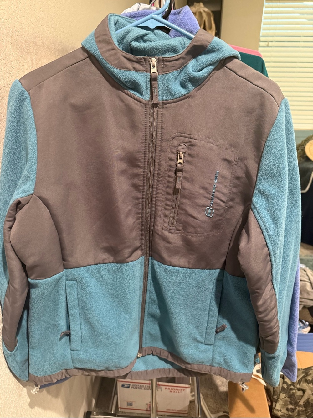 Women’s size L  free country w/hood Colorblock Fleece Jacket - Blue & gray